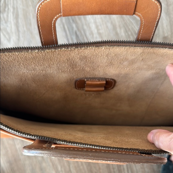 Ghurka Tan Briefcase with Structured Design and Adjustable Strap - Picture 3 of 5